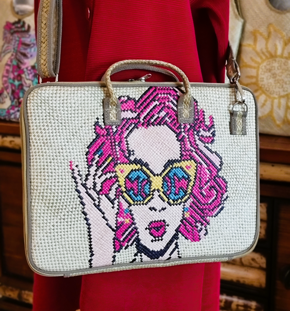 Handwoven laptog bag