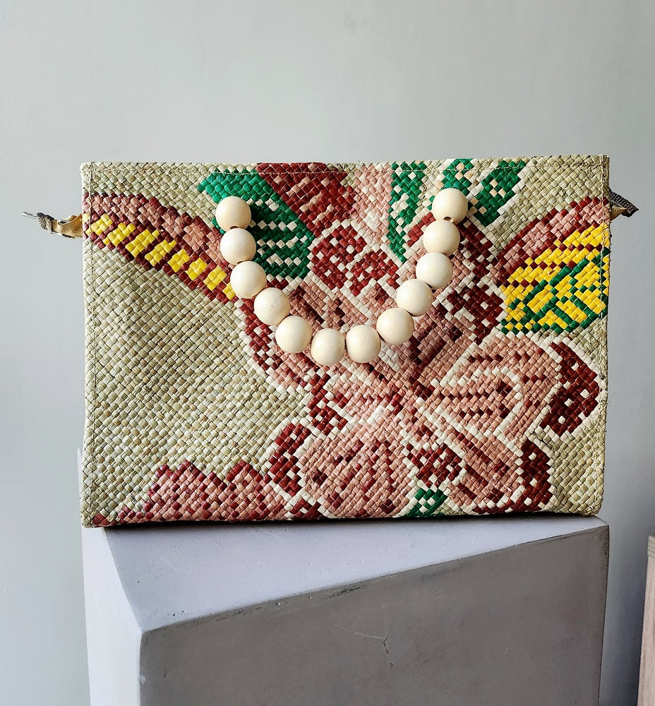 lose-up of the Handwoven Amparo Bag, highlighting the sustainable craftsmanship and detailed texture of the woven material.